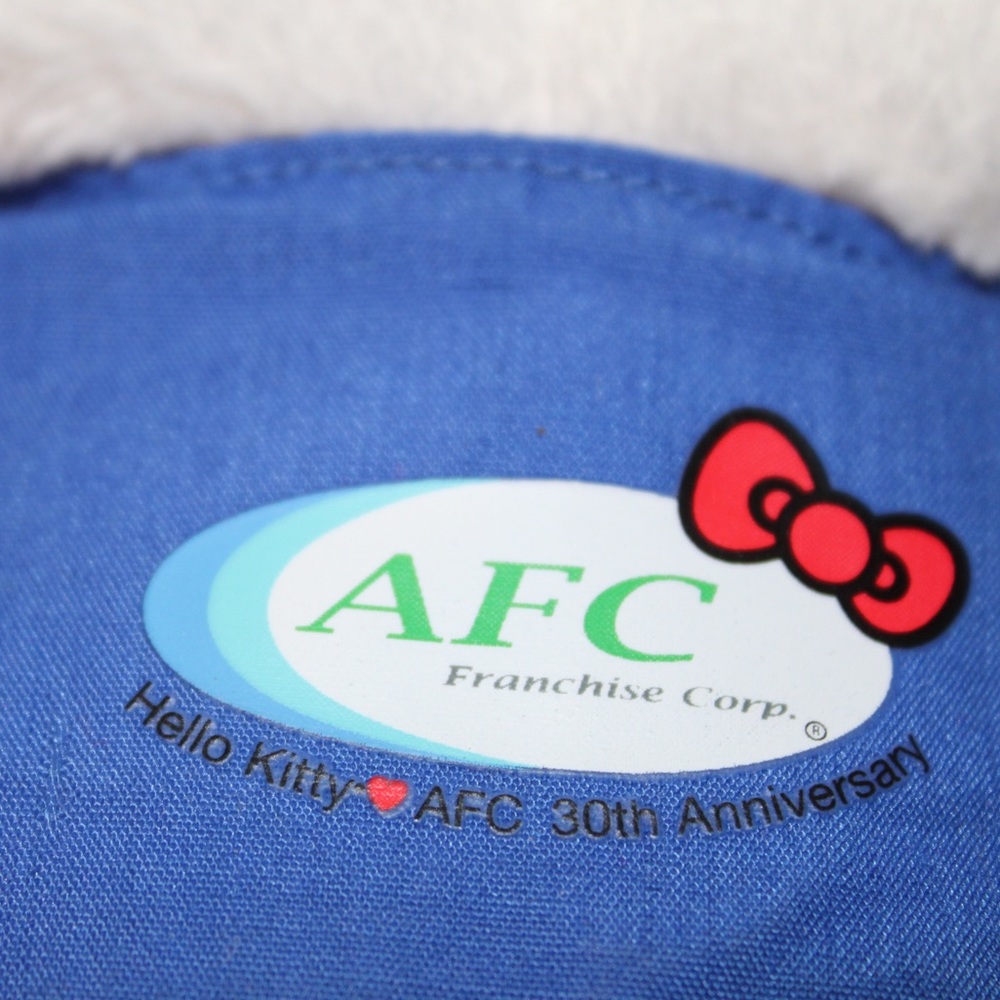 Hello Kitty Plush - Picture 5 of 5